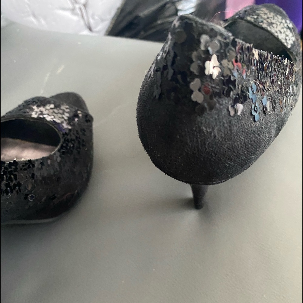 Sequin black pumps